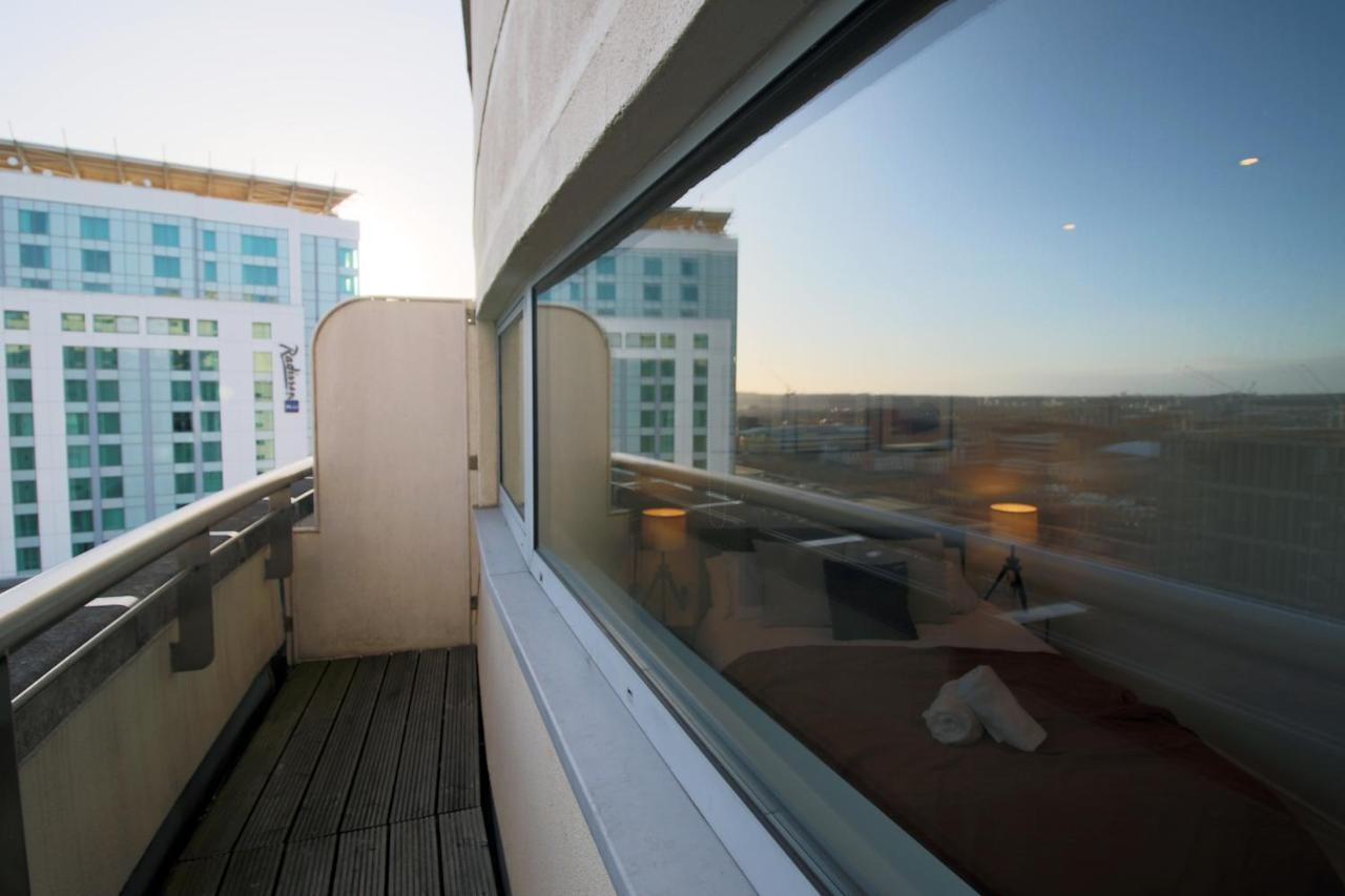 The Skyline - Luxury City Centre Flat With Designated Parking カーディフ エクステリア 写真