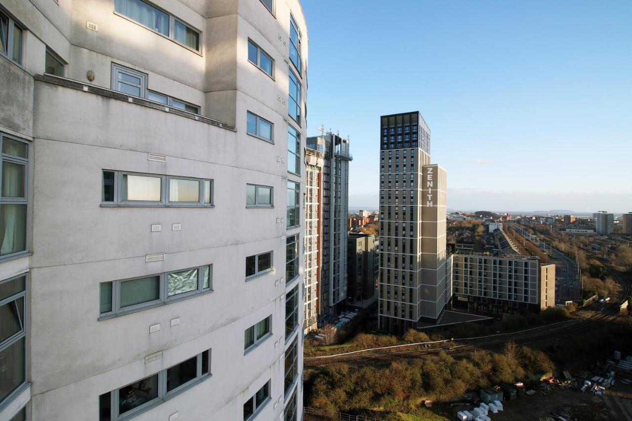 The Skyline - Luxury City Centre Flat With Designated Parking カーディフ エクステリア 写真