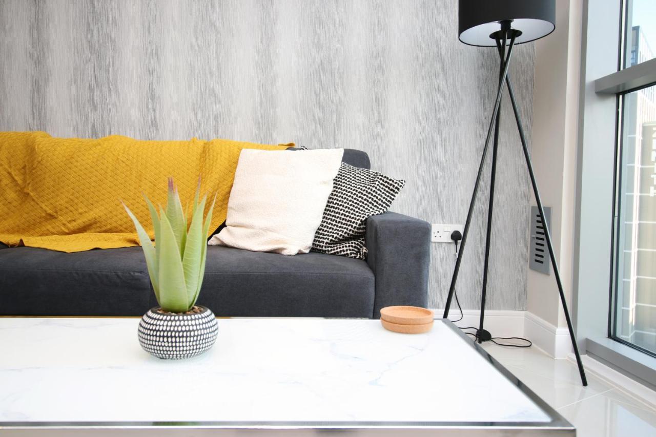 The Skyline - Luxury City Centre Flat With Designated Parking カーディフ エクステリア 写真