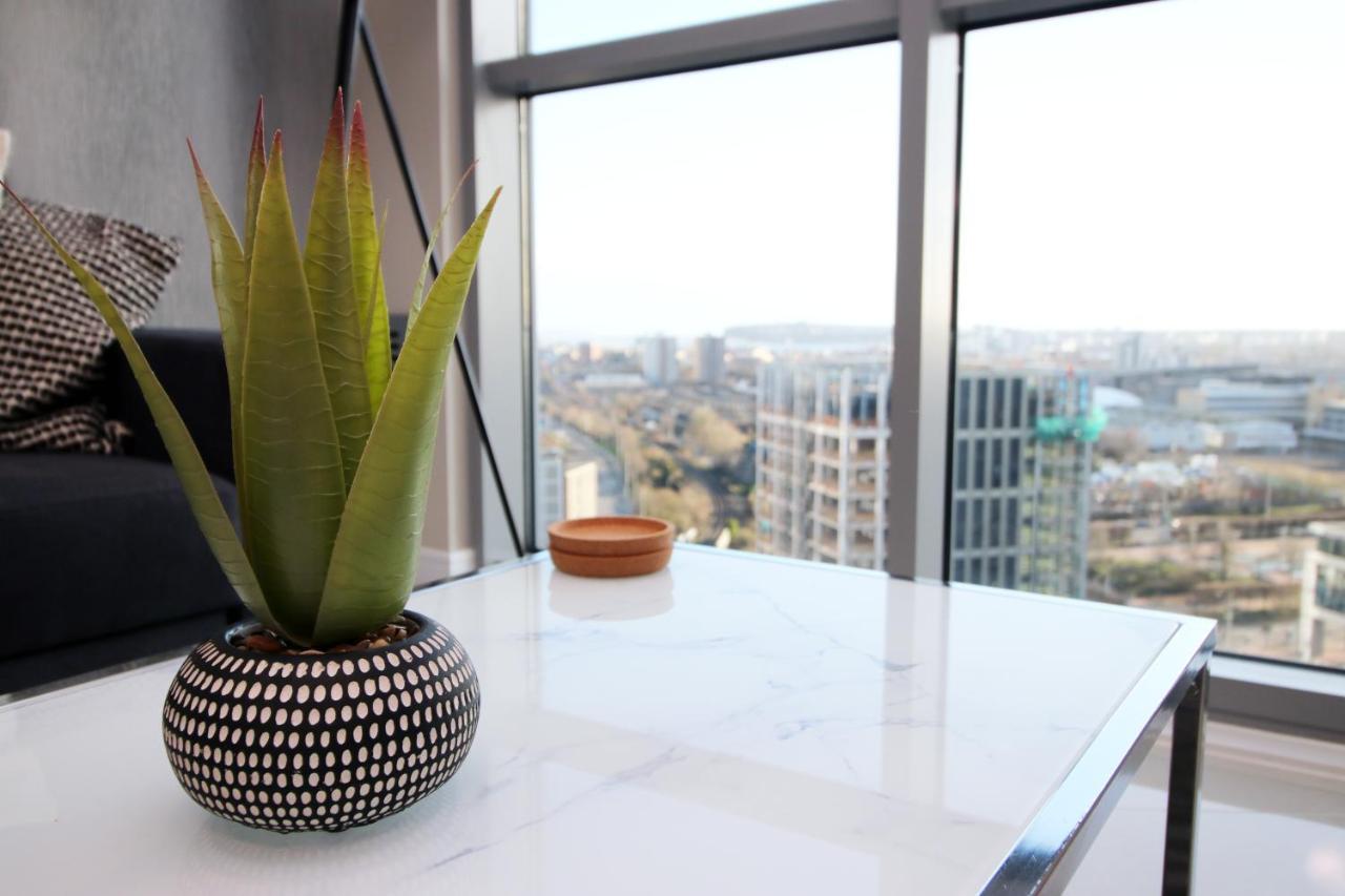 The Skyline - Luxury City Centre Flat With Designated Parking カーディフ エクステリア 写真