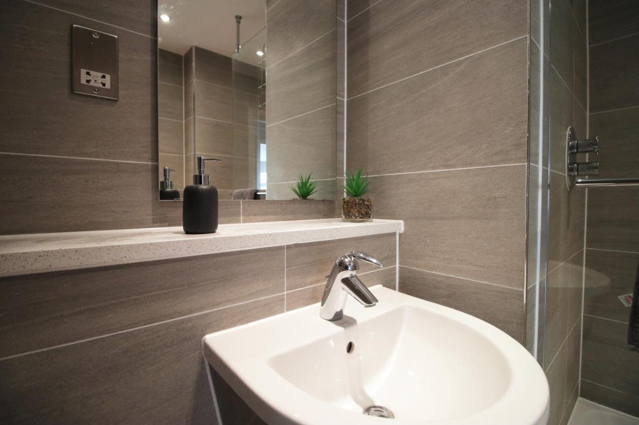 The Skyline - Luxury City Centre Flat With Designated Parking カーディフ エクステリア 写真