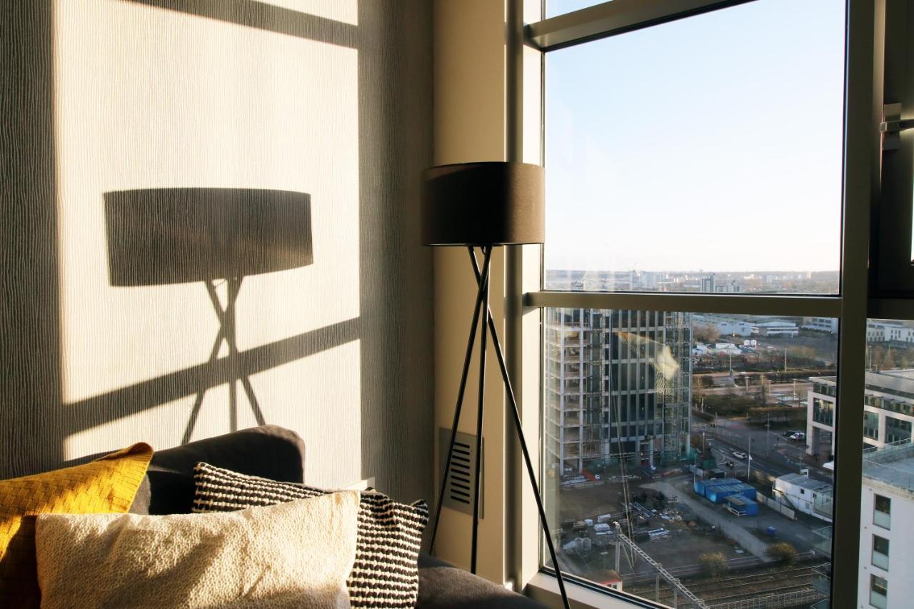 The Skyline - Luxury City Centre Flat With Designated Parking カーディフ エクステリア 写真
