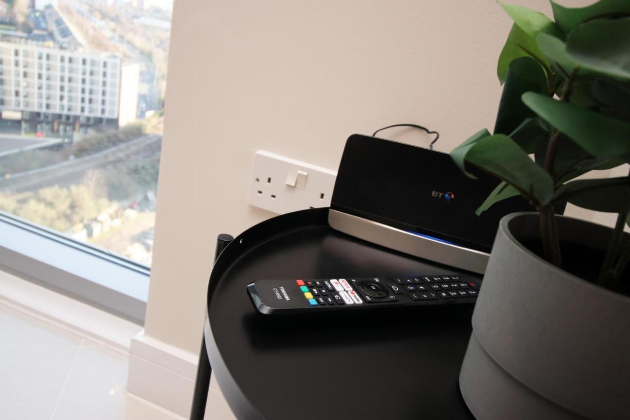 The Skyline - Luxury City Centre Flat With Designated Parking カーディフ エクステリア 写真